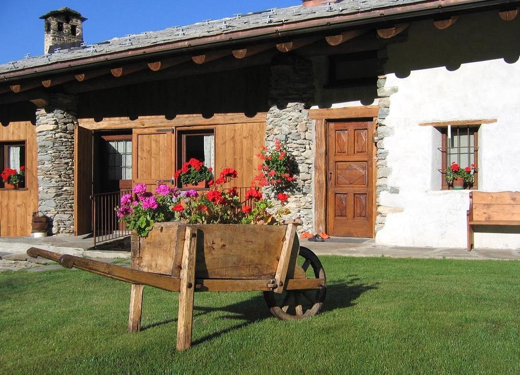 Les Chevreuils Bed and Breakfast Introd Exterior foto